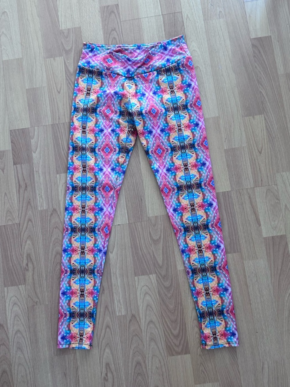 Jumbie Art Printed Leggings - Vibrant Pattern size xs